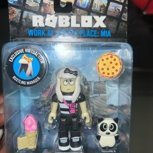 Roblox Mia Figure with Accessories